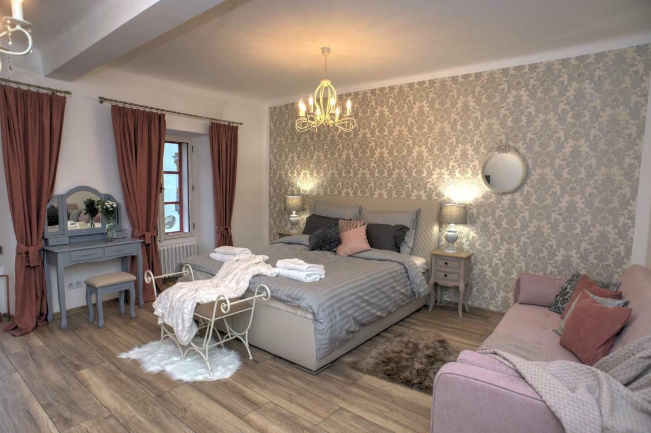 Kristanka - Kouzelne Apartmany Prachatice Ngoại thất bức ảnh